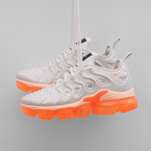 WMNS AIR VAPORMAX PLUS